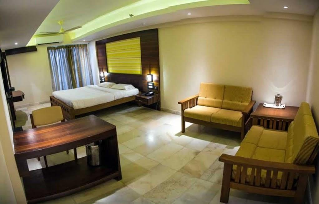 Hotel Madhuvan Serai Manipal Exterior foto